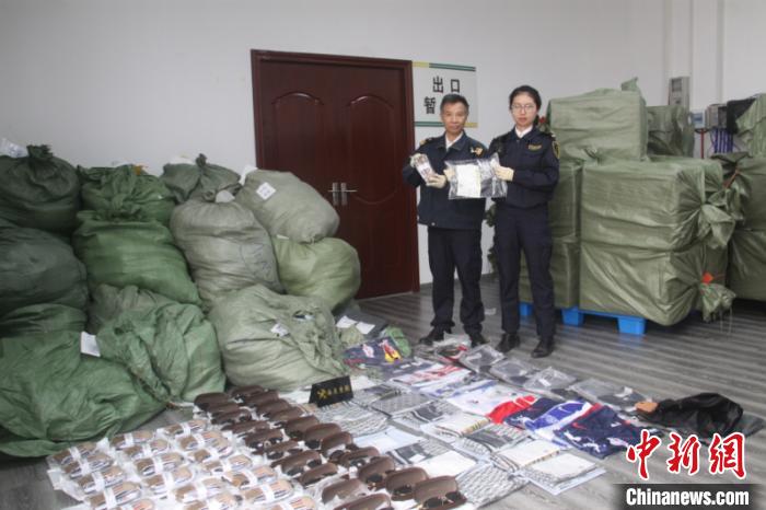 南宁邮局海关道连续查获涉侵权国际品牌商标权邮包